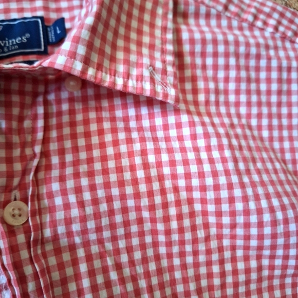 VINEYARD VINES | Men's Arawak Gingham Classic Tucker Shirt - Strawberry/White - Picture 6 of 13